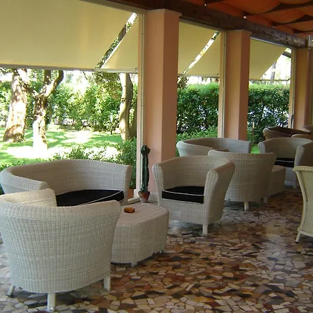 Mediterraneo مارينا دي بييتراسانْت