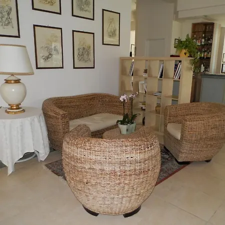 Mediterraneo مارينا دي بييتراسانْت