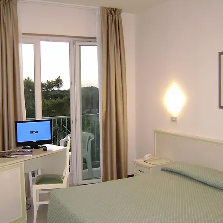 Mediterraneo Hotel 3*